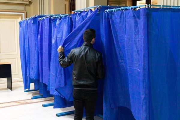 Tulcea sub media naţională a prezenţei la vot la ora 14.00