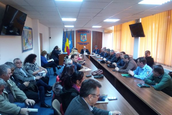 Şedinţă CJSU la Prefectură: Spaţii pentru carantinarea Coronavirus