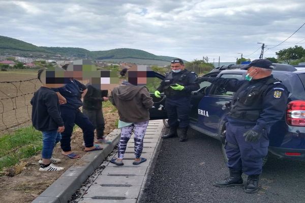 Li s-a urât cu carantina: Prinși când au vrut să iasă din Cartierul Bendea! 