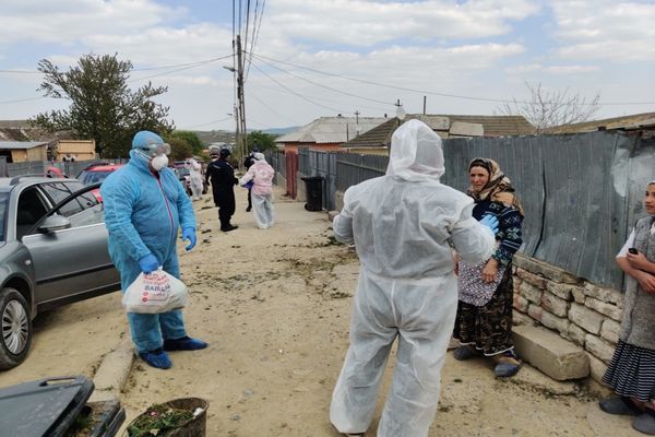 Poliţişti, pompieri şi jandarmi au sprijinit acţiunea umanitară a Crucii Roşii şi Geamiei Babadag 