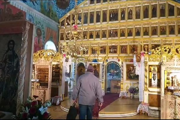 A amenințat preotul cu pistolul la Sarichioi