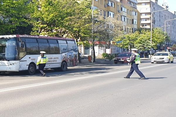 Acţiune a poliţiştilor tulceni: Transportul public de persoane, la control! 