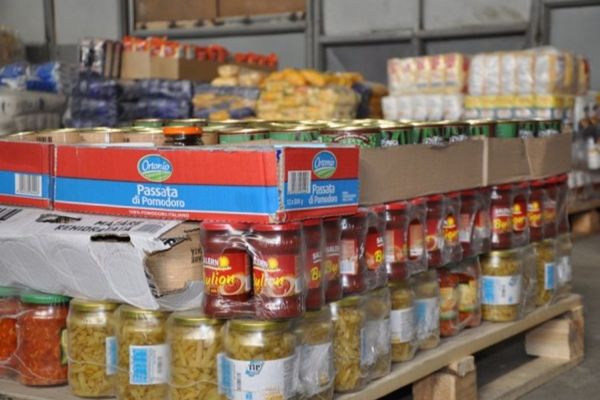 Peste 9.500 pachete cu ajutoare alimentare,distribuite în județul Tulcea