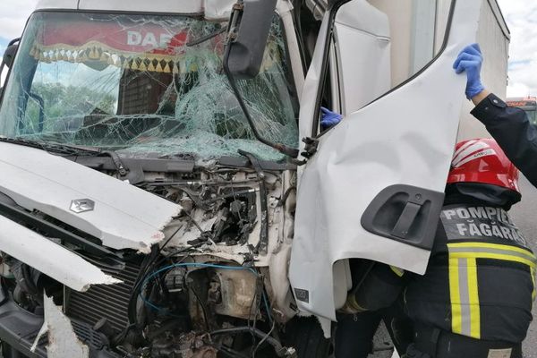 Femeie rănită după ce a fost lovită  pe trecerea de pietoni de un șofer de 19 ani