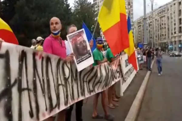 Două proteste în Piața Victoriei: Doi ani de la violențele din 10 august versus nemulțumiri la măsurile luate de Guvern în gestionarea pandemiei