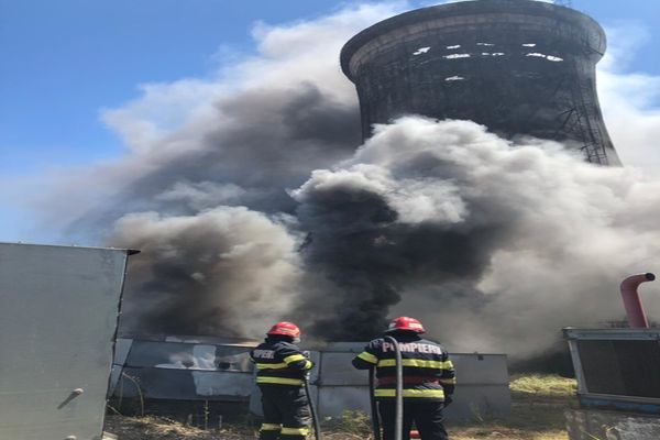 VIDEO Incendiu puternic la Tulcea