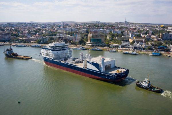 Cea mai mare navă de instalare a cablurilor construită la Tulcea!