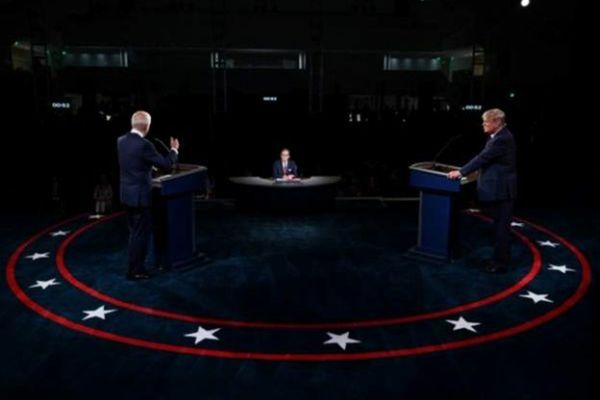 Prima dezbatere televizată între Donald Trump și Joe Biden. Moderatorul nu a reușit să păstreze controlul discuției