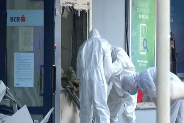 Încă un bancomat a fost aruncat în AER! Al șaptelea caz de jaf la un ATM prin metoda exploziei controlate