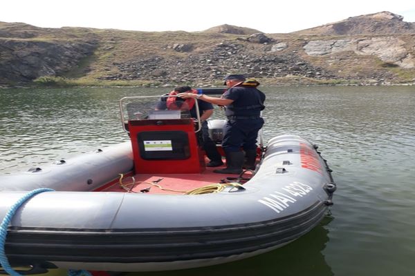 FOTO Un adolescent, dispărut într-un lac din Tulcea. Autoritățile în alertă