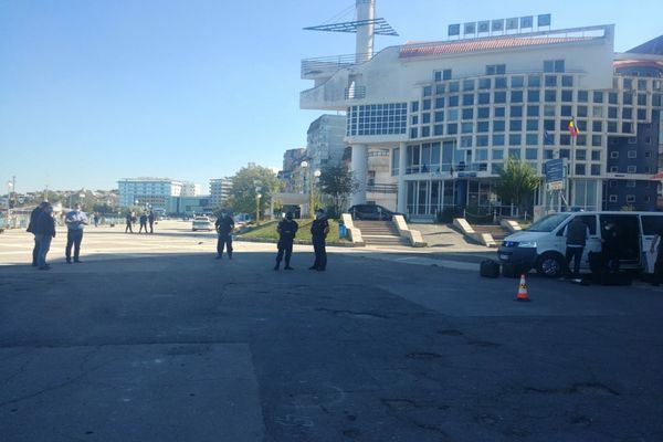 FOTO| Colet suspect la Tulcea. Autoritățile în alertă