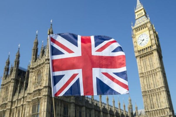 Marea Britanie, INTERZICE cetățenilor UE accesul cu buletinul din 2021