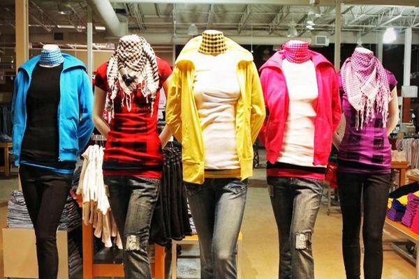 Moda pentru toate gusturile și buzunarele. 100 firme prezente la Târgul Naţional de Îmbrăcăminte – Încălţăminte TINIMTEX