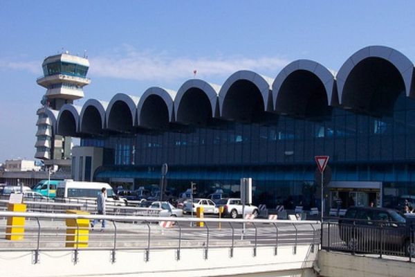 Alertă falsă cu bombă pe aeroportul Otopeni