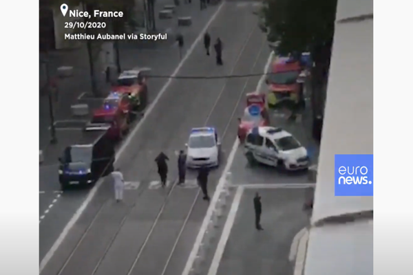 Atentat terorist la Nisa! Trei persoane și-au pierdut viața, iar alte câteva au fost rănite prin înjunghiere