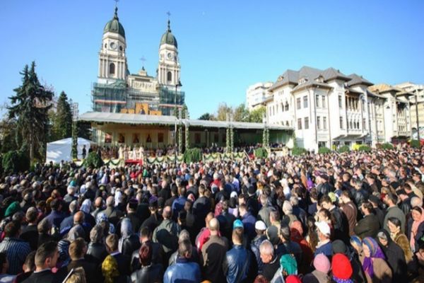 Primarul Iașiului cere M.A.I. să blocheze formarea convoaielor de pelerini pentru deplasare la moaștele Sfintei Parascheva