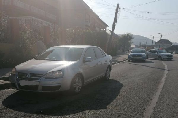 Copil spulberat de mașină în timp ce traversa neregulamentar