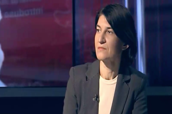 Violeta Alexandru, Ministrul Muncii, a anunțat joi că are coronavirus