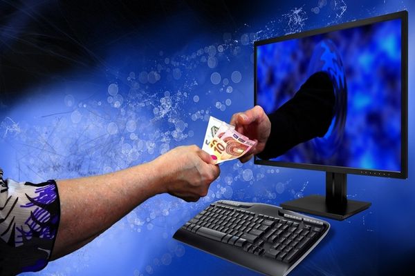 Inspectorii de la Antifraudă vor monitoriza tranzacţiile online de Black Friday