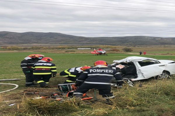 FOTO| Accident teribil în Tulcea. Un mort și un rănit grav