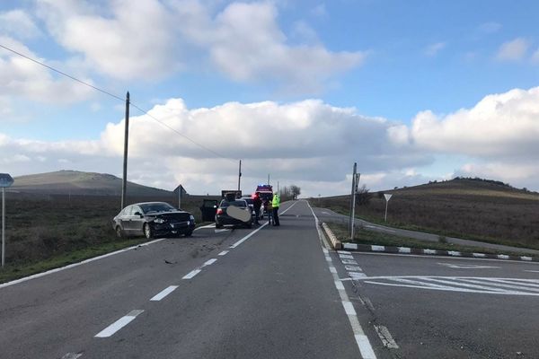 Neatenția la volan face victime..Două persoane rănite