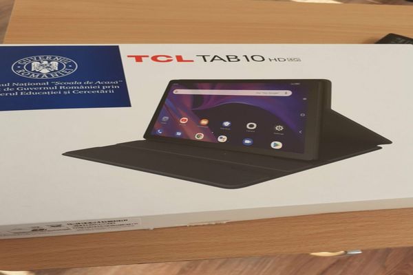  Primele tablete pentru elevi au ajuns la Tulcea