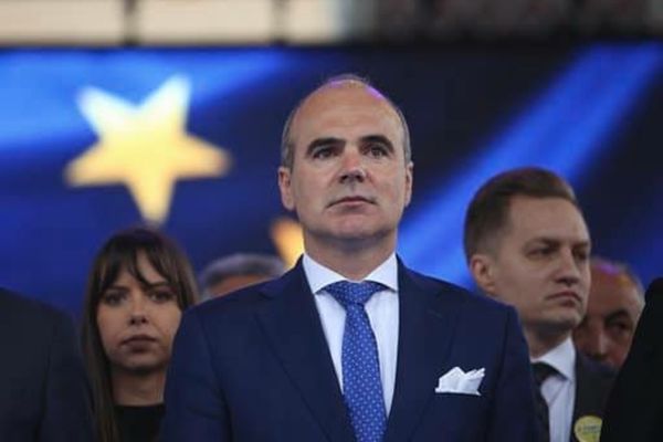 Rareș Bogdan îngroapă securea războiului: ”Pentru moment ce am facut este suficient”