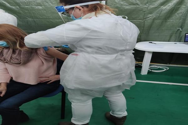 Primul centru de vaccinare din judeţul Tulcea a devenit funcţional
