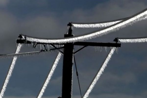 Localităţi din Constanța,Tulcea,Ialomița și Călărași fără curent electric din cauza viscolului