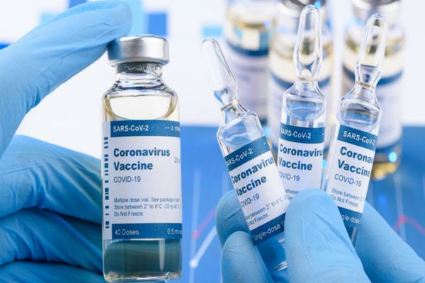 A șaptea tranșă de vaccin Pfizer BioNTech sosește luni în țară