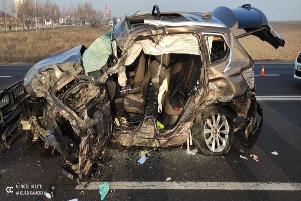 Accident mortal pe DN 5, între o autoutilitară și un autoturism. A fost activat planul roșu de intervenție 