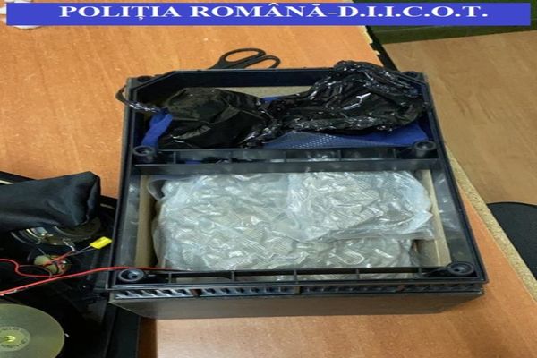 Tulceni arestați pentru trafic de droguri