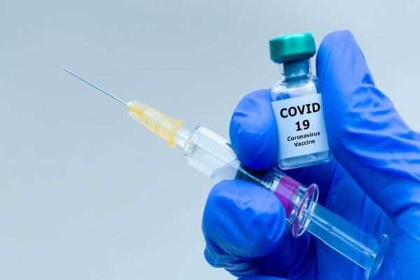 Reacțiile adverse la vaccinul anti-Covid, mai ales la femei. Ce spune Valeriu Gheorghiță, coodonatorul campaniei naţionale de vaccinare antiCovid
