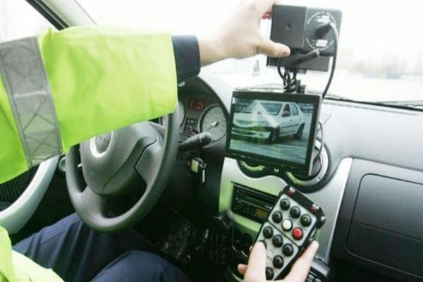     Radare în cascadă pe DN22. 27 de șoferi au rămas pietoni 