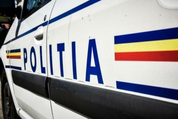 A intrat cu mașina în gardul penitenciarului