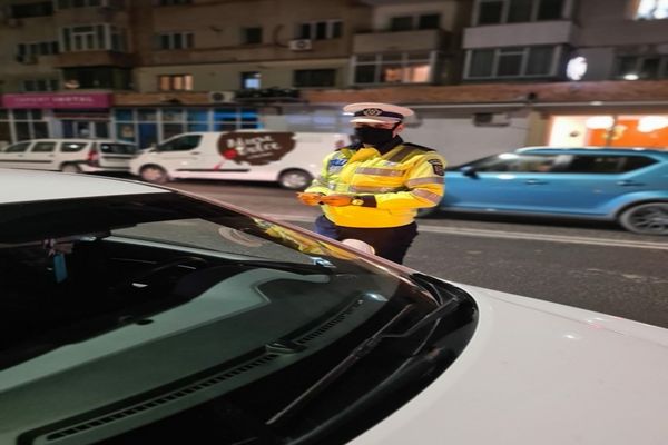 Pericol în trafic. Şoferi prinşi băuţi la volan sau fără permis 