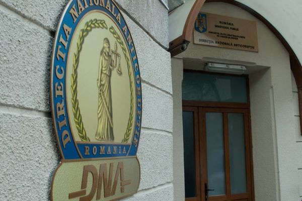 Percheziții DNA în mai multe județe. Sunt vizate contracte de pază încheiate de primării și consilii județene