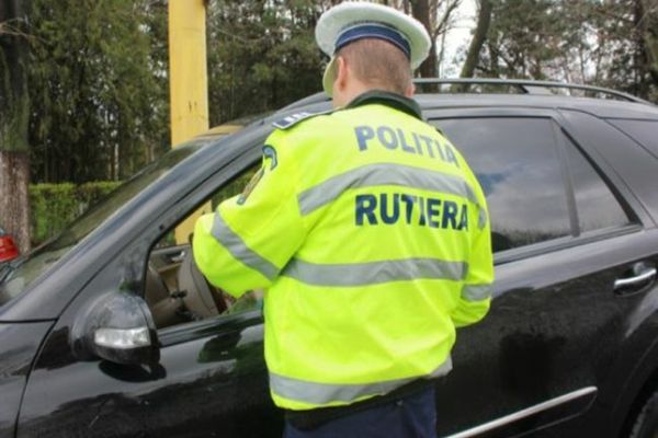 Șoferi fără permis, prinși de polițiști