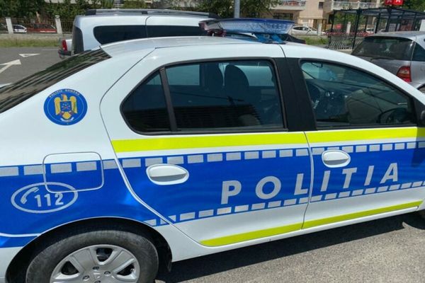 Constănțean fără permis a avariat trei mașini în Tulcea