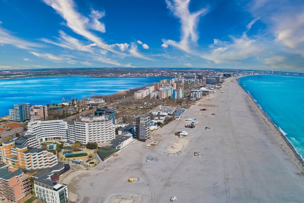 Lucian Bode anunţă că nu vor fi deschise cluburile de pe litoral în minivacanţa de 1 Mai