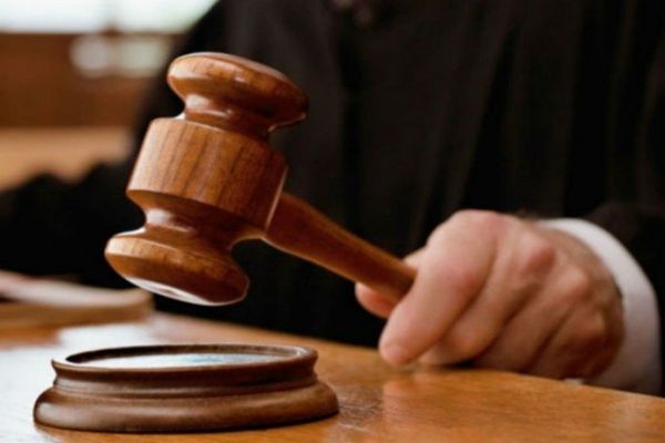 Obligată la plata unor daune morale, după ce și-a înșelat soțul