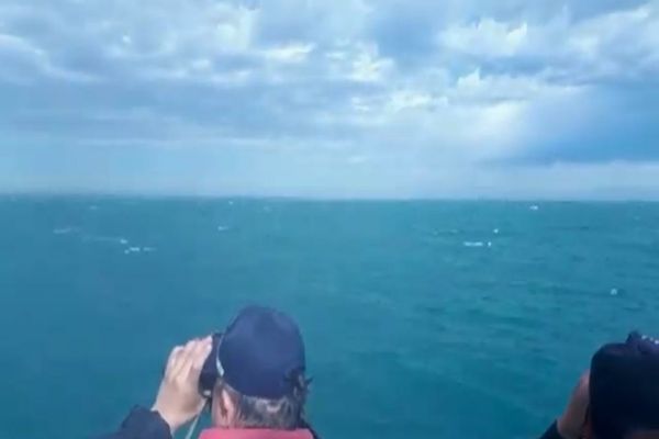 VIDEO| Căutările pescadorului scufundat în largul Mării Negre au fost reluate