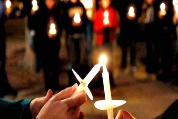 Ce REGULI trebuie să respecte românii în noaptea de Înviere