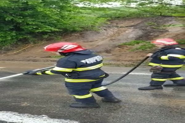 VIDEO Traficul a fost reluat pe DN22. Grupă Operativă constituită la nivelul județului Tulcea