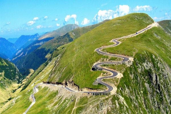 Trafic redeschis pe cea mai înaltă şosea din ţară, Transalpina, între Gorj şi Vâlcea