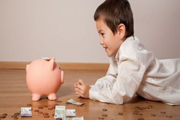 Decizie de ULTIM MOMENT a Guvernului: Alocația pentru copii va fi majorată cu 20% de la 1 ianuarie