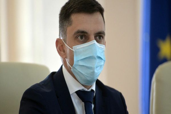 Război între Ion Țiriac și ministrul Tineretului și Sportului. Eduard Novak: Mama mi-a spus că trebuie să respect bătrânii