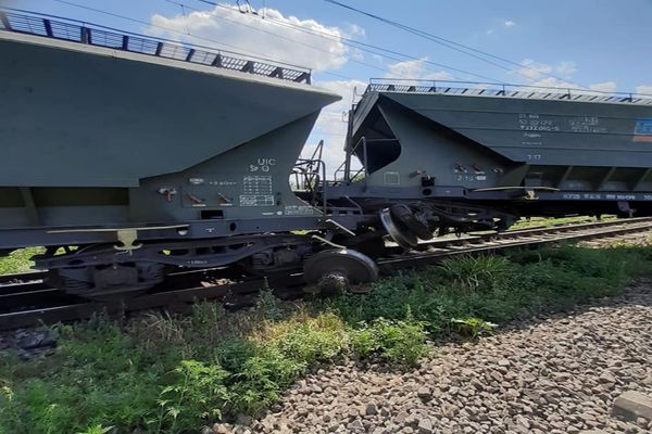  Tren deraiat în apropiere de Feteşti. Lista trenurilor afectate