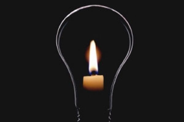 Românii primesc despăgubiri de până la 300 de lei pentru penele de curent