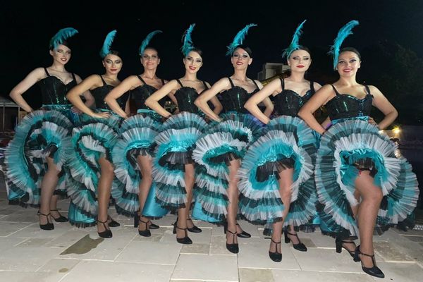 Spectacolele de cabaret, revin pe litoral